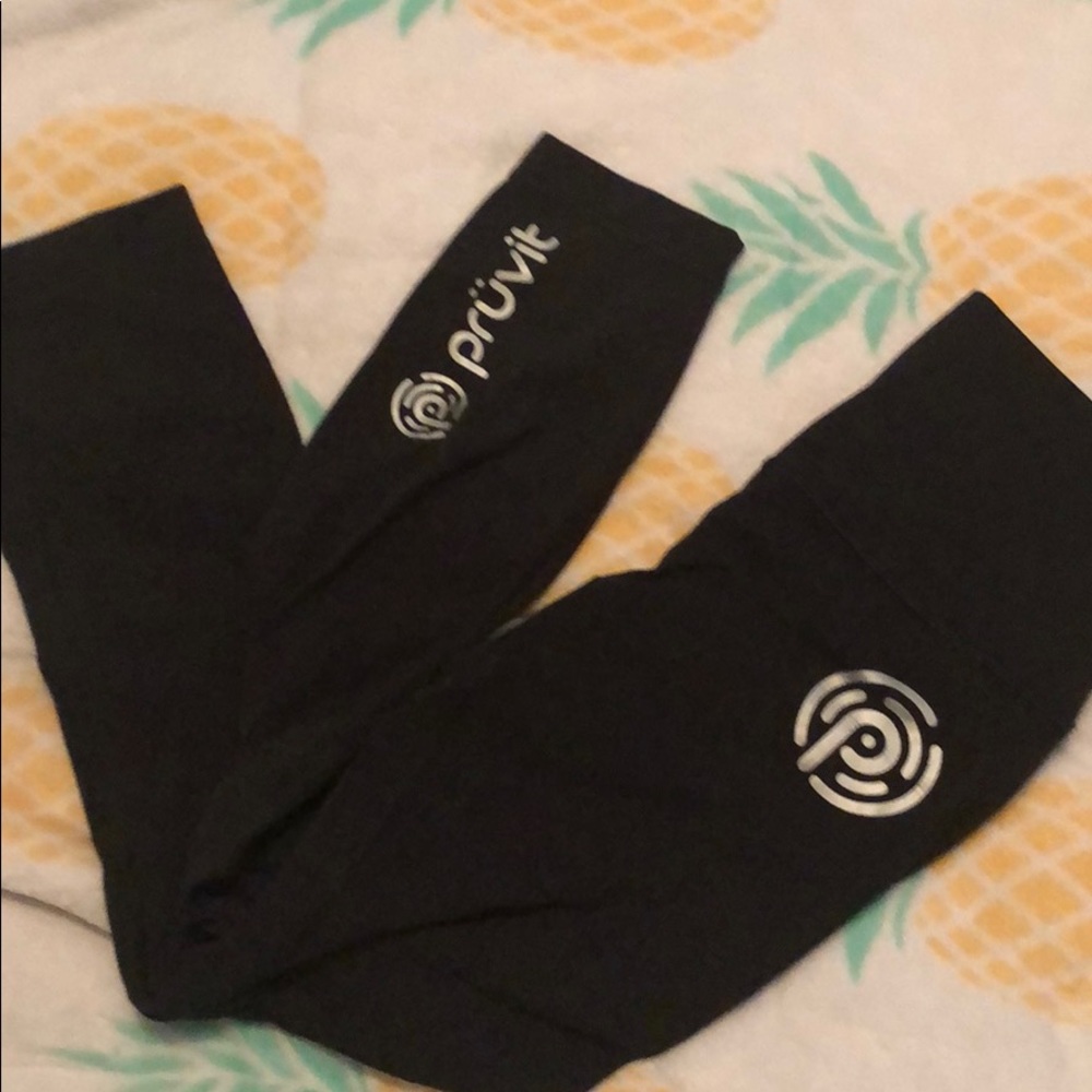 Black Lululemon Pruvit high waisted leggings